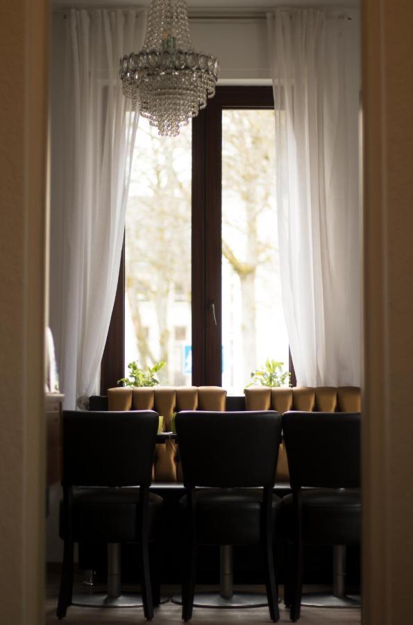 Lazarus Hotel & Restaurant リューデンシャイト エクステリア 写真